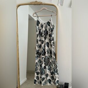 Naif Maxi Dress